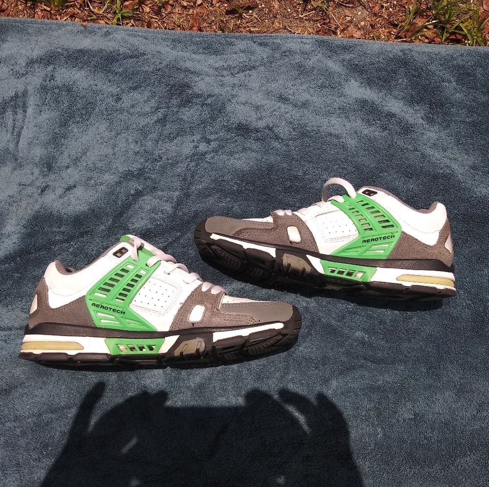 DC AEROTECH 3 AT-3 MEN 10 SKATE SHOE SNEAKER GREEN
